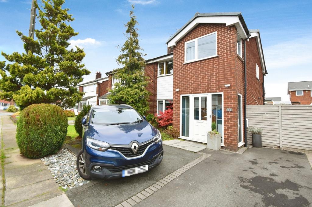 Leyton Drive, Bury, BL9 3 bed semidetached house for sale £310,000