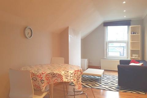 2 bedroom apartment to rent, Lower Richmond Road, London, SW15