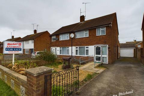 72 Brooklands Drive, Leighton Buzzard, LU7 3PE