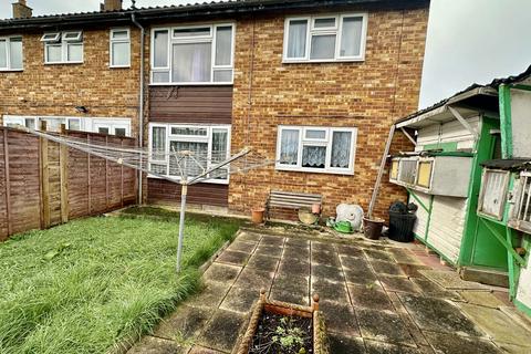 16 Kingsley Path, Slough, SL2 2NS