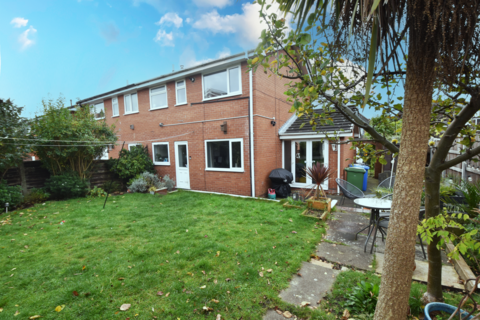 3 bedroom semi-detached house for sale, Rossett Drive, Davyhulme, M41 8DY