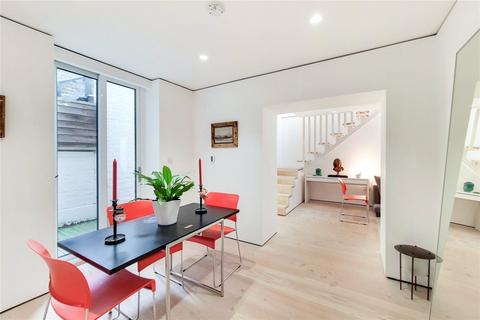 3 bedroom flat to rent, Hanson Street, London, W1W