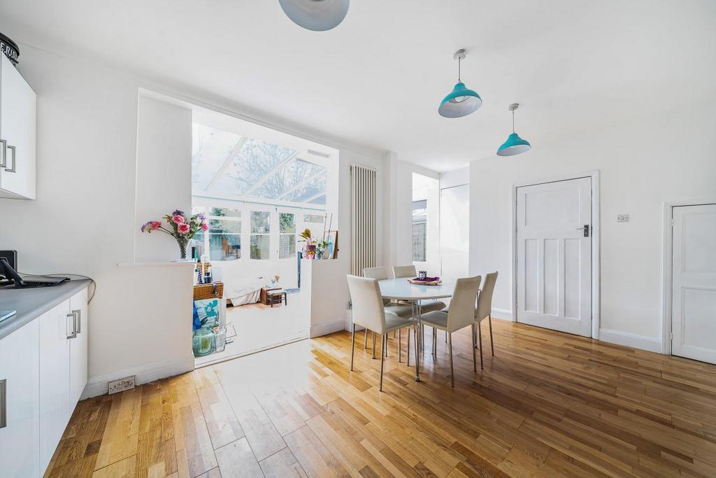 Bourne Road, Bromley 4 bed terraced house £600,000
