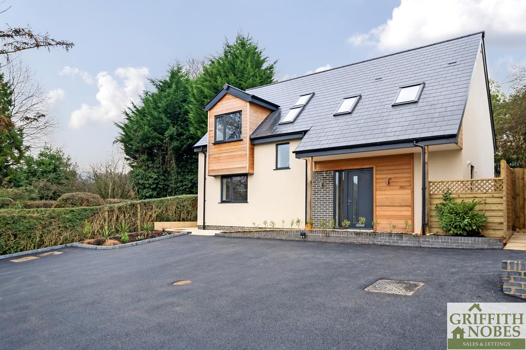 5 Woodland Avenue, Dursley GL11 5 bed detached house for sale £560,000
