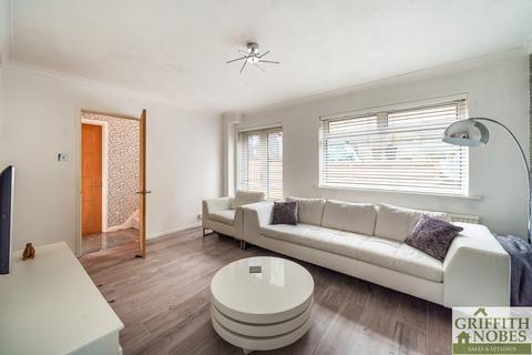 84 Everlands, Cam, Dursley, GL11 5NL
