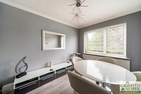 84 Everlands, Cam, Dursley, GL11 5NL
