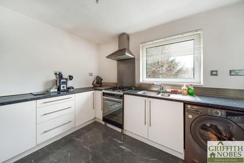 84 Everlands, Cam, Dursley, GL11 5NL