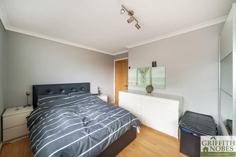 84 Everlands, Cam, Dursley, GL11 5NL