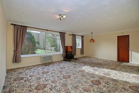 2 bedroom flat for sale, Wedgewood Court, Roundhay