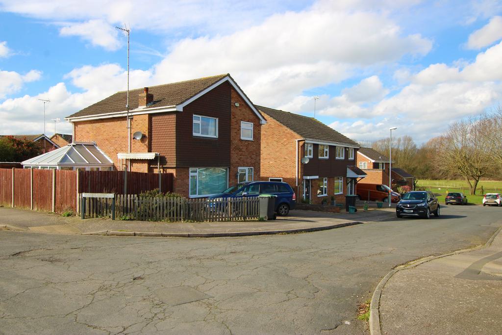 Mallard Close, Thrapston NN14 4 bed detached house for sale £350,000