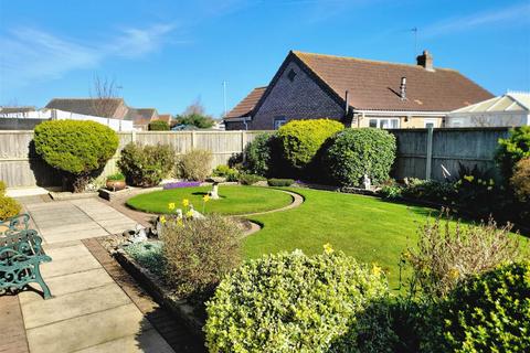 3 bedroom detached bungalow for sale, Stones Close, Skegness PE24