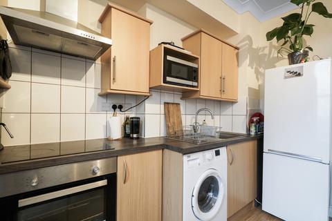 2 bedroom flat for sale, Dartmouth Park Hill, Dartmouth Park, NW5