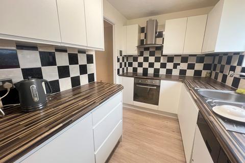 2 bedroom flat for sale, Hollybush Way, Cheshunt, Waltham Cross