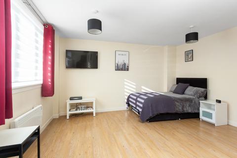 44a Redbraes Place, Edinburgh, EH7 4LL