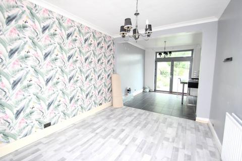 3 bedroom semi-detached house for sale, Priory Avenue, Southend On Sea