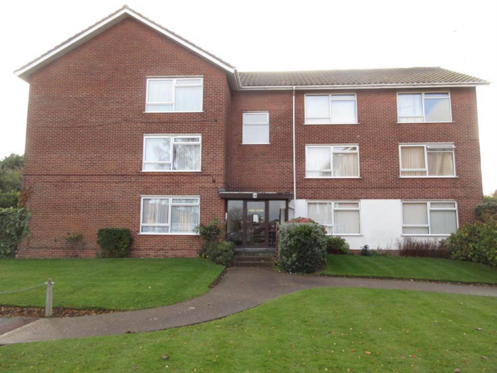 Colbert Avenue, Southend On Sea 3 bed flat to rent £1,200 pcm (£277 pw)