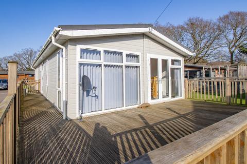 2 bedroom park home for sale - Bacton Road, North Walsham, Norfolk, NR28