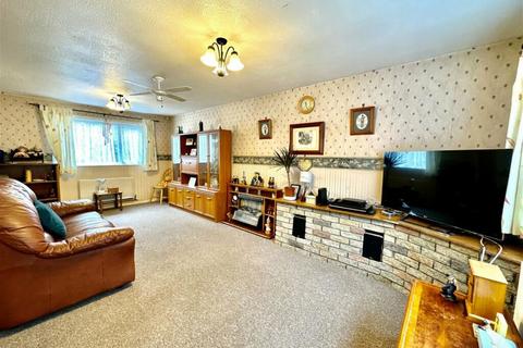 3 bedroom terraced house for sale, Calder Road, leicestershire, Leicester, Leicestershire, LE4 0RF