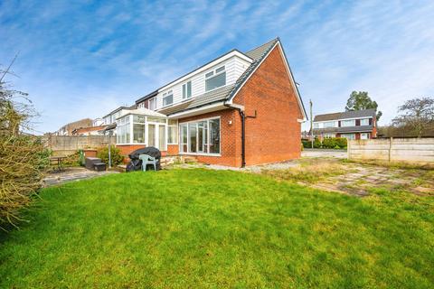 4 bedroom semi-detached house for sale - Morris Close, Haydock, WA11