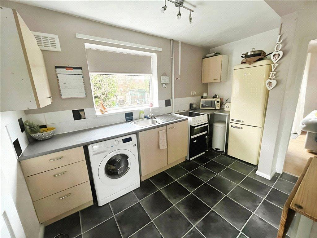 Peel Crescent, Mansfield... 2 bed semidetached house for sale £130,000