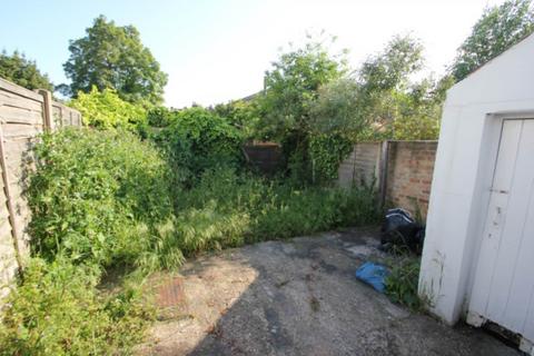 1 Avenue Terrace, Westcliff-on-sea, SS0 7PL
