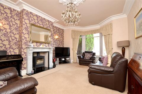 4 bedroom semi-detached house for sale, Crawshaw Avenue, Pudsey, Leeds, West Yorkshire