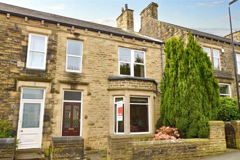 4 bedroom semi-detached house for sale, Crawshaw Avenue, Pudsey, Leeds, West Yorkshire