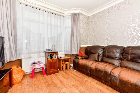 4 bedroom end of terrace house for sale, Hurst Avenue, Chingford