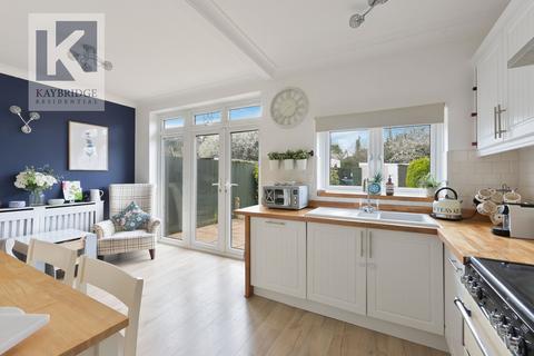 170 Stoneleigh Avenue, Worcester Park, KT4 8YA