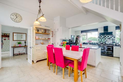 5 bedroom detached house for sale, Ware Road, Ware SG12