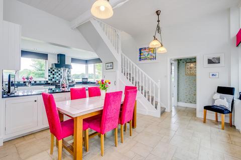 5 bedroom detached house for sale, Ware Road, Ware SG12
