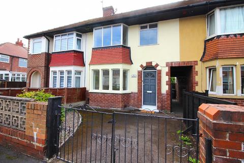 3 bedroom terraced house to rent - Brough Avenue, Blackpool, FY2