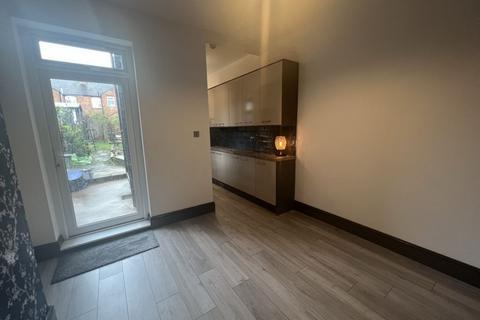 2 bedroom terraced house to rent - Regent Street, Oadby, LE2
