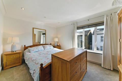 undefined, Orchard Road, Brentford, TW8