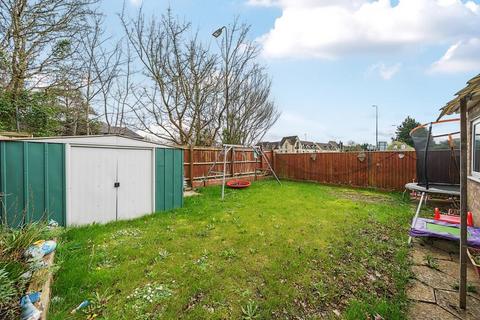 166 Colwell Drive, Witney, OX28 5NN