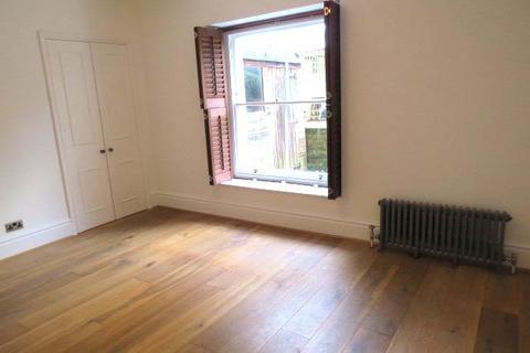 3 bedroom apartment to rent - Camberwell Grove, Camberwell, London, SE5