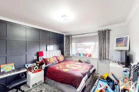 14 Barnfield Drive, Westhoughton, Bolton, BL5 3UA