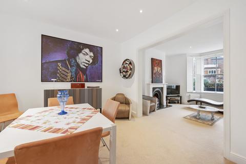 2 bedroom flat for sale, Battersea Bridge Road, SW11