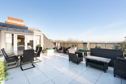 4 bedroom apartment to rent, Palace Green