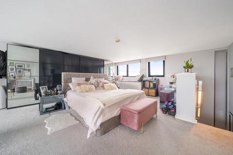2 bedroom apartment for sale - Cowley Road, London