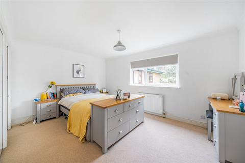 2 bedroom flat for sale, Wilton Lodge, Rydens Road, Walton-On-Thames, Surrey, KT12