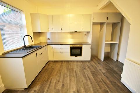 2 bedroom end of terrace house to rent, Smiths Lane, Hindley Green, WN2 4XR *ENQUIRE ONLINE*