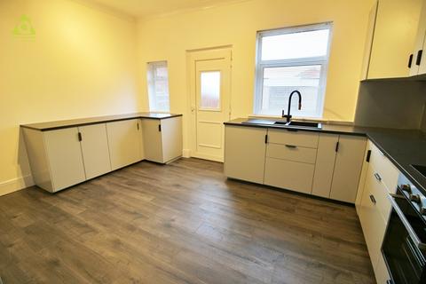 2 bedroom end of terrace house to rent, Smiths Lane, Hindley Green, WN2 4XR *ENQUIRE ONLINE*