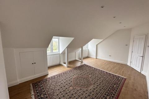 2 bedroom apartment to rent, Park Road,  High Barnet,  EN5