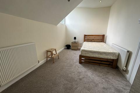 1 bedroom in a house share to rent, Fountain Road, Birmingham, West Midlands, B17