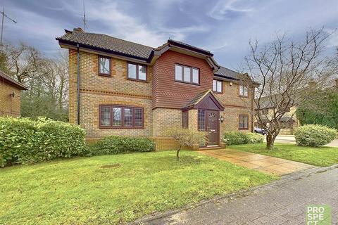 5 bedroom detached house for sale - Briarwood, Finchampstead, Wokingham, Berkshire, RG40