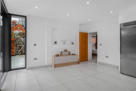 1 Elvaston Way, Shirley, Solihull, B90 1TY