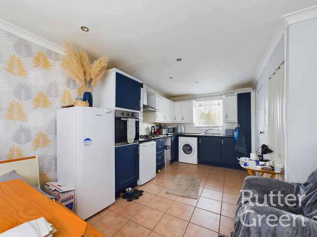 Falkirk Grove, Wigan, WN5 3 bed terraced house for sale £110,000