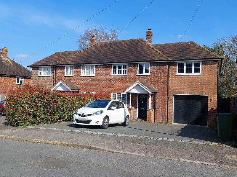 Norwood Close, Effingham KT24 4 bed semidetached house for sale £675,000