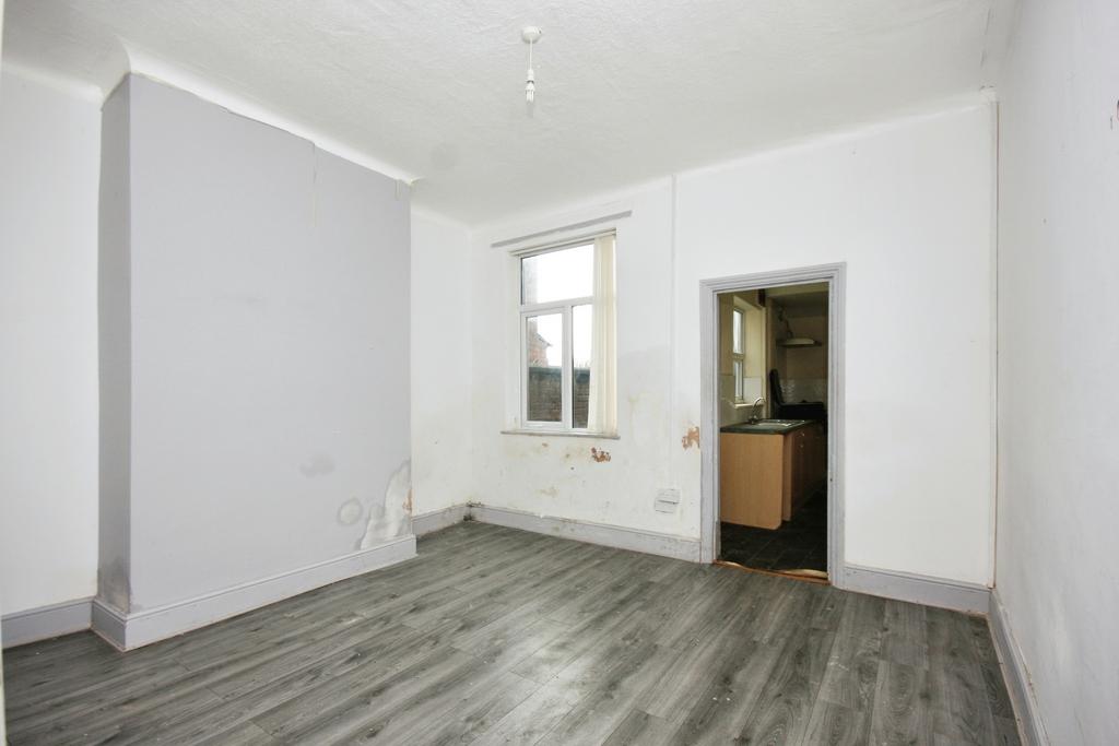 Liverpool Road, Platt Bridge, Wigan, WN2 2 bed terraced house for sale